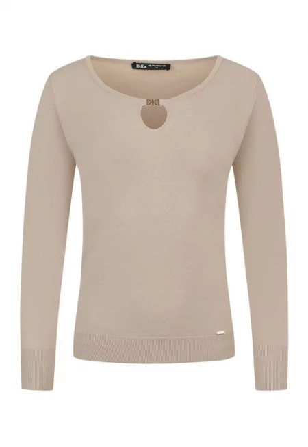 Тънък плетен пуловер с изрязан детайл