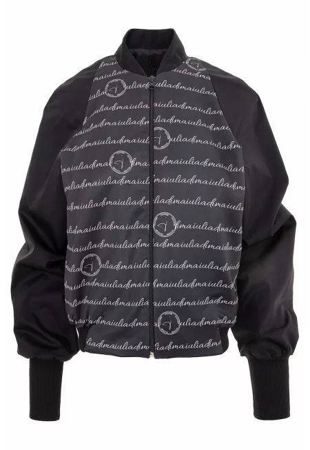 - Яке бомбър с лого