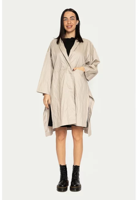 Яке с цепки встрани