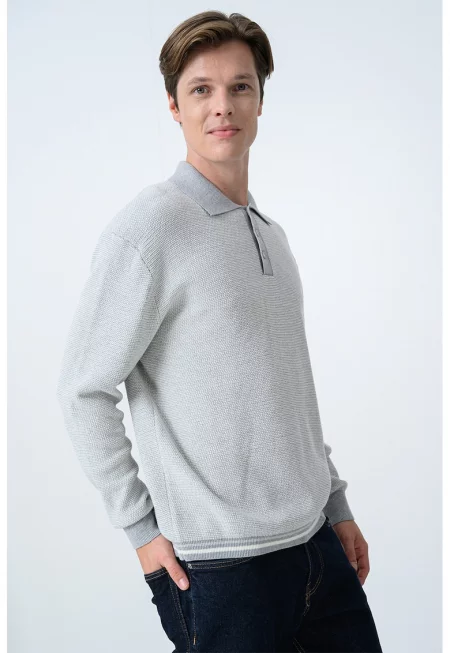 Блуза с яка и еластични маншети