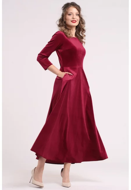 Кадифена рокля с джобове встрани