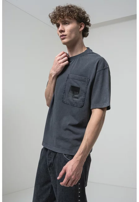 Памучна тениска с джобове отпред