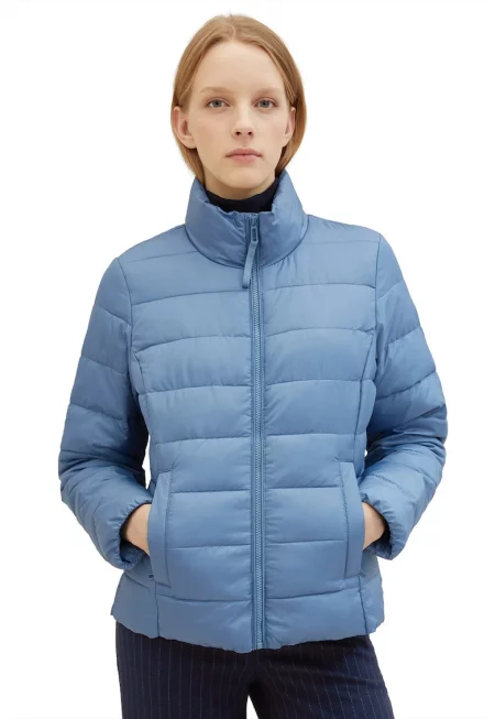 Подплатено зимно яке с капитониран дизайн