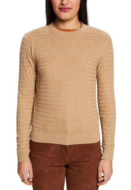 Пуловер с релеф