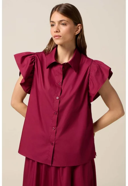 Риза с ръкави тип пеперуда