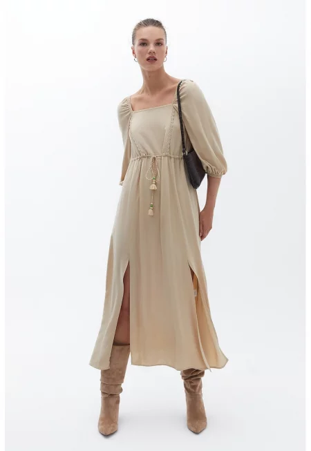 Рокля с квадратно деколте - Каки