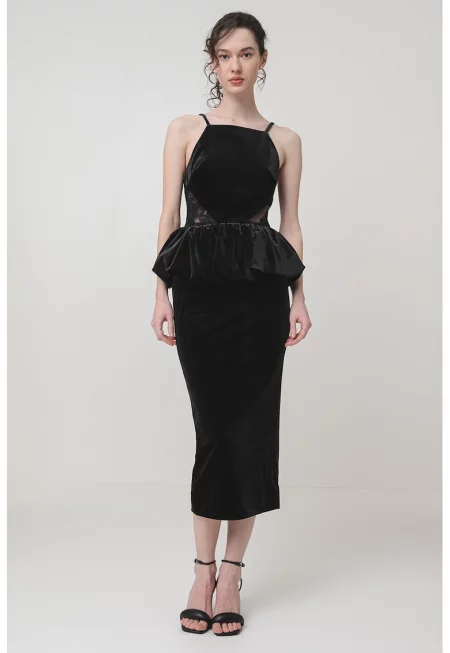 Вталена кадифена рокля - Черен