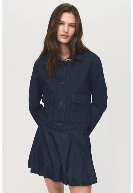 Яке от деним с джобове