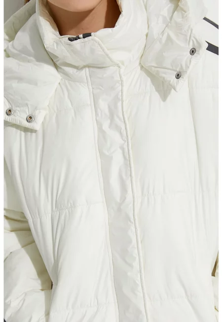 Зимно яке с качулка и контрасти