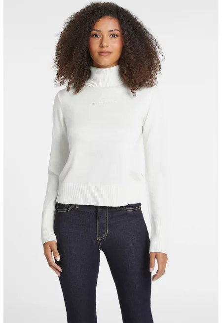 Фино плетено поло с бродирано лого