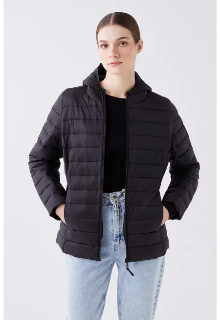 Капитонирано зимно яке с качулка