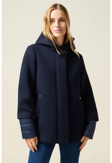 Късо палто с капитонирани детайли