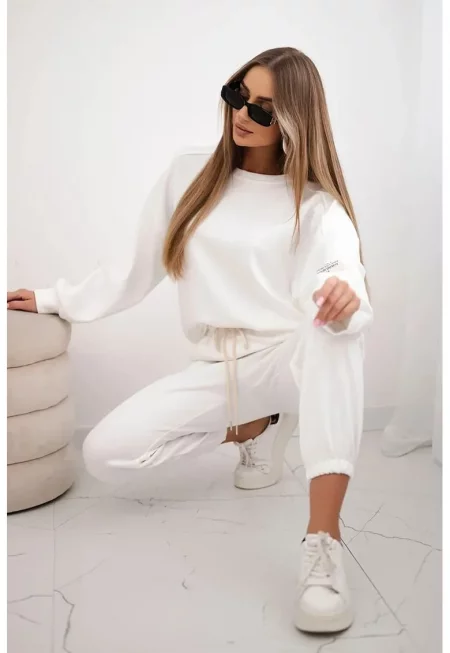 Комплект суичър и изрязан панталон - Един размер