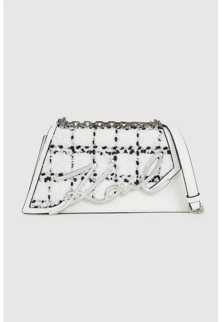 Кожена чанта през рамо с метално лого