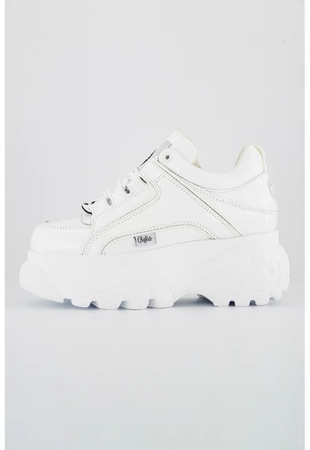 Лачени кожени спортни обувки с масивен дизайн - Бял