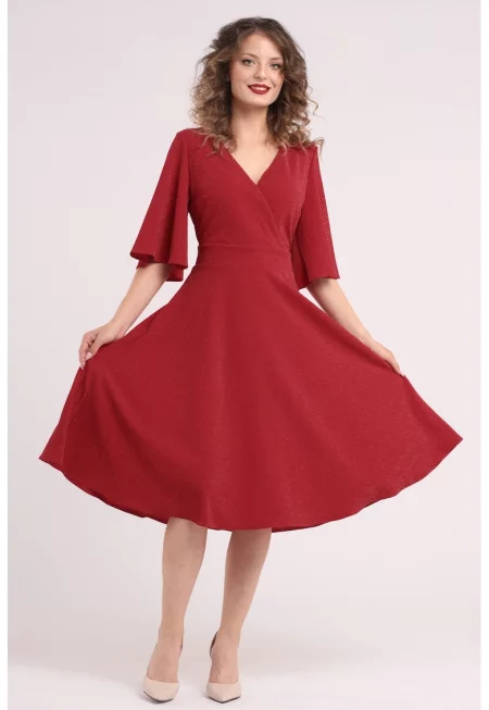 Разкроена рокля с разкроени ръкави