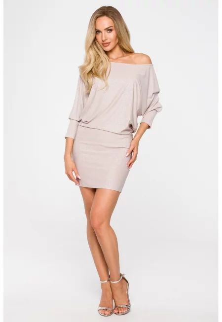 Рокля с дълбоко деколте