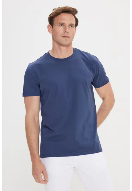 Тениска с овално деколте и изчистен десен