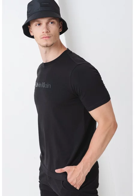 Тренировъчна тениска с овално деколте