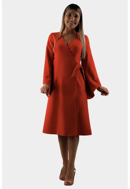 Застъпена миди рокля