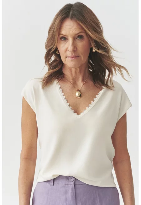 Блуза с къси ръкави и шпиц - Мръснобял