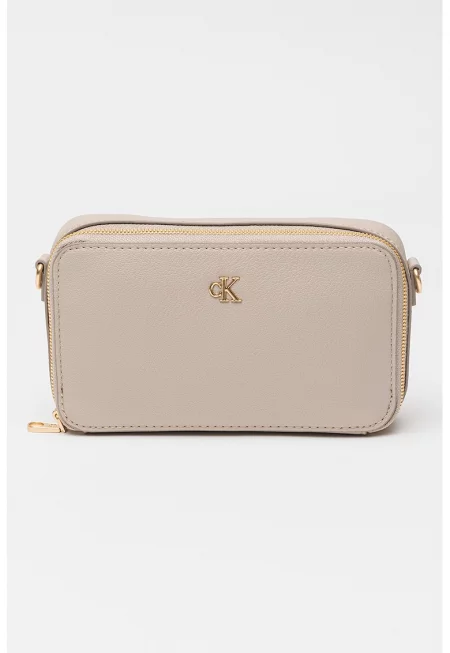 Чанта през рамо от еко кожа с метално лого - Бежов