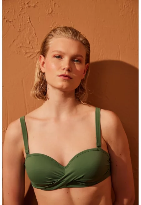 Горен бански с усукан детайл - Зелен