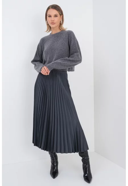 Къс пуловер с паднали ръкави