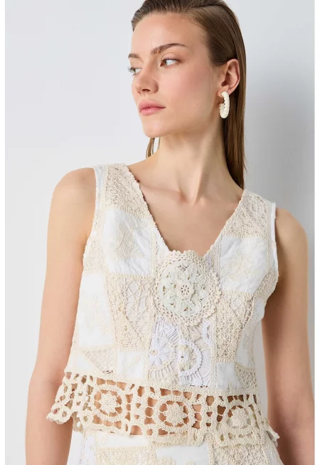 Къса блуза с кроше - Бял/Бежов