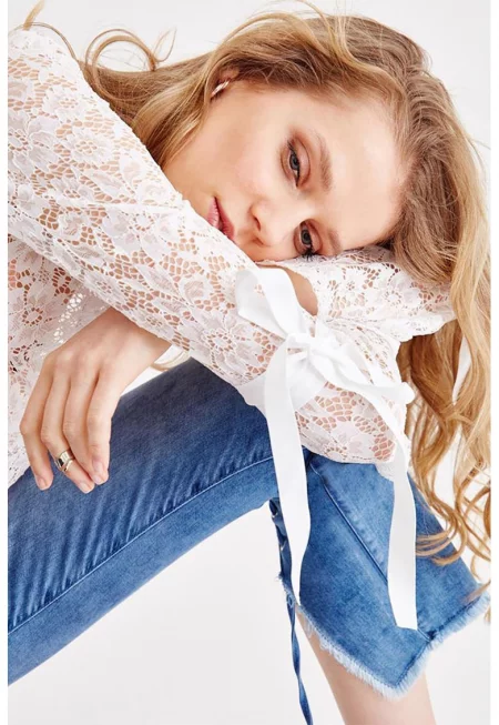 Къса флорална блуза