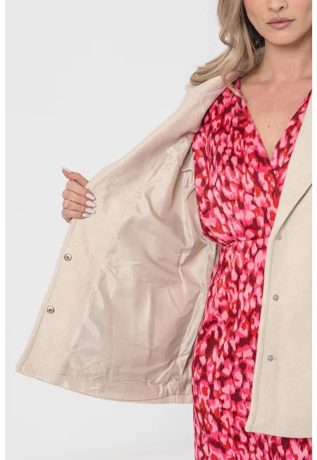 Късо палто с колан