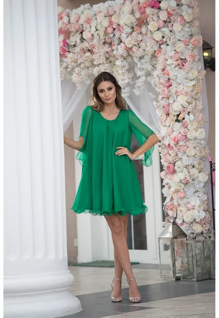 Копринена рокля Anca с асиметрични ръкави