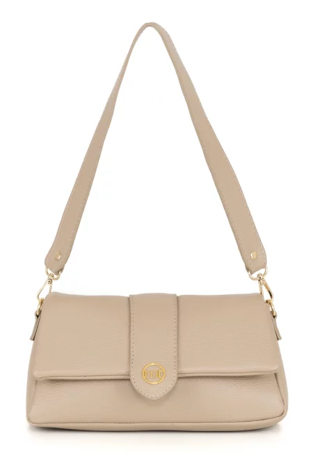 Кожена чанта през рамо с висулка с лого - Светло кафяво