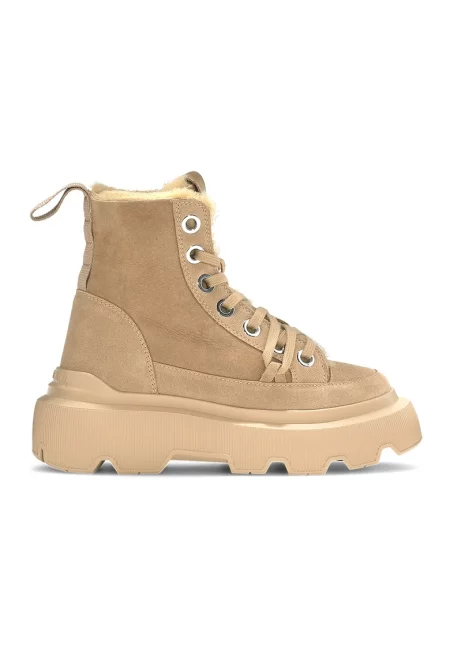 Кожени боти с масивна подметка