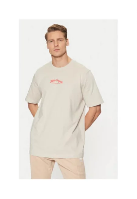 Лека памучна тениска с лого на врата