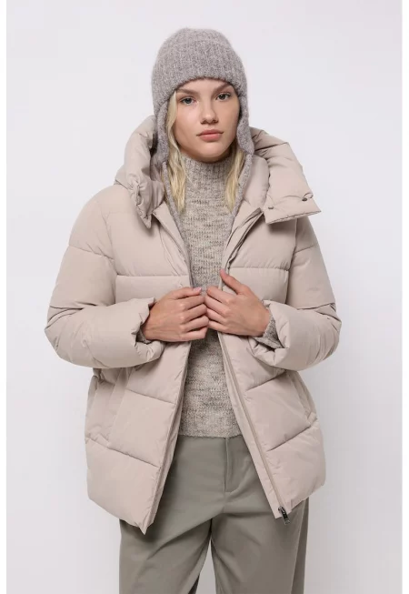 Подплатено зимно яке с качулка и джобове