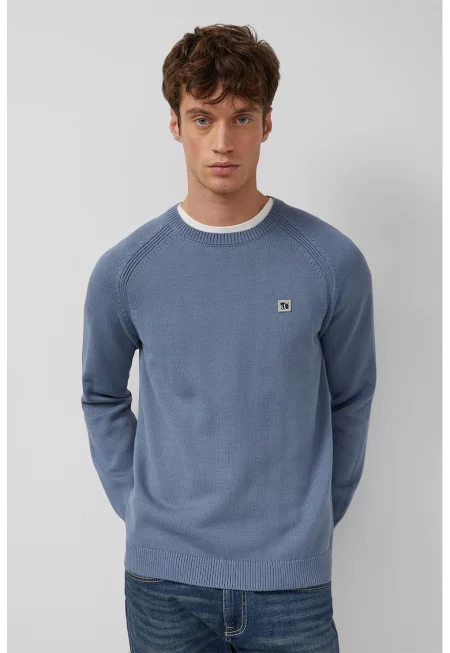 Пуловер с овално деколте