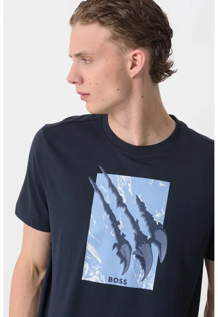 Тениска с овално деколте и графика