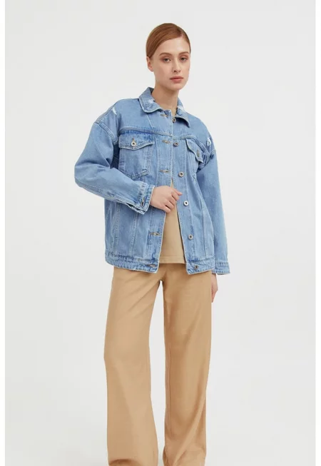 Яке от деним с джобове