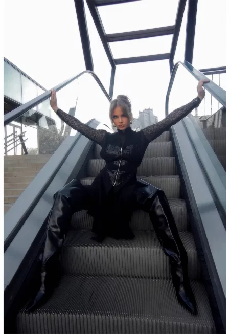 Елек с вълна и цип - Черен