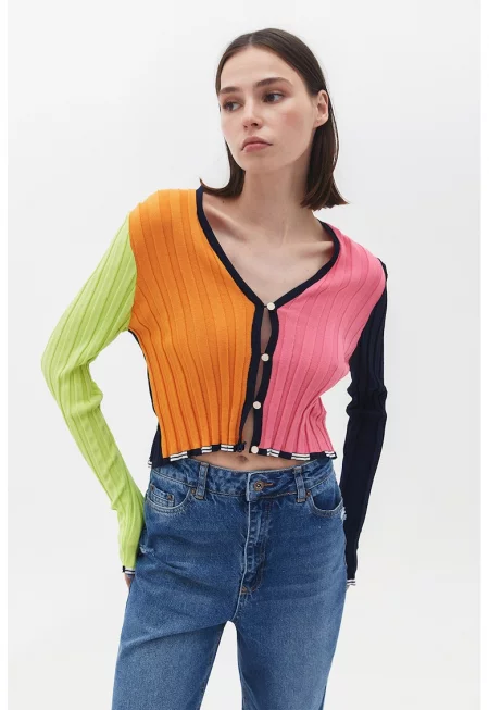 Къса жилетка в цветен блок с шпиц