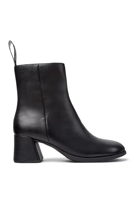 Кожени боти с масивен ток