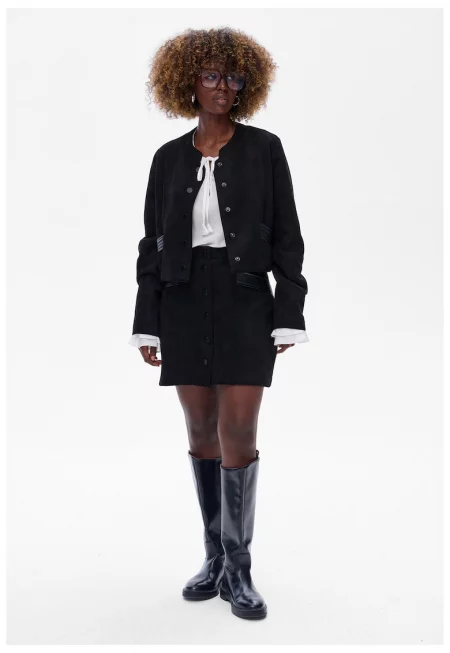 Пола с кадифена текстура и гарнитури от еко кожа Semi