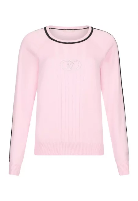 Пуловер с контрасти