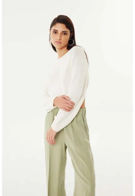 Пуловер с връзки на гърба