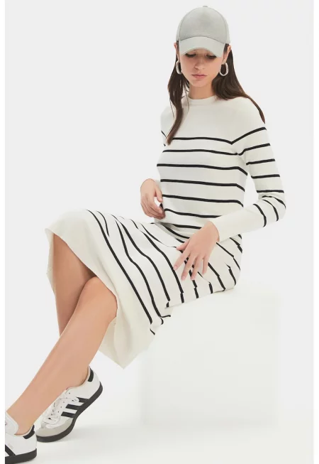 Раирана рокля-пуловер - Избеляло черно/Мръснобял