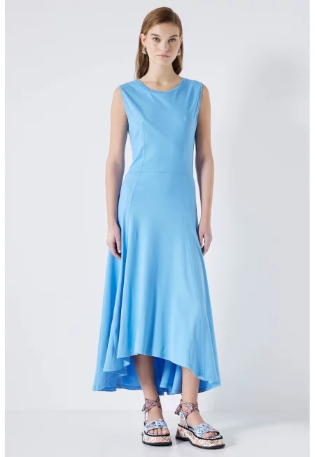 Разкроена рокля с асиметричен подгъв - Ледено синьо