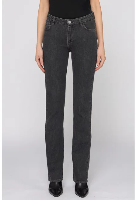 Слим дънки с джобове