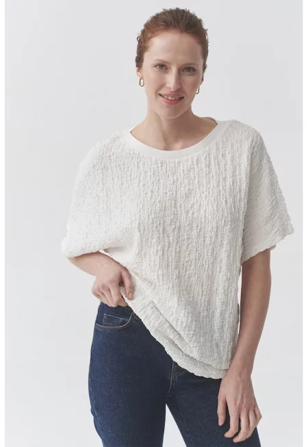 Свободна блуза с релеф - Бял