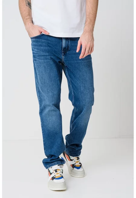 Свободни дънки с миди талия